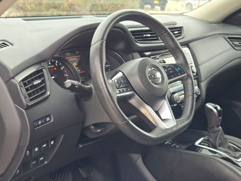 Used 2019 Nissan Rogue SL image 10