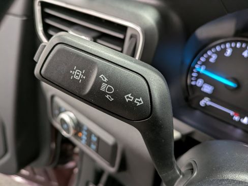 Used 2022 Ford Explorer XLT w/ Equipment Group 202A image 16