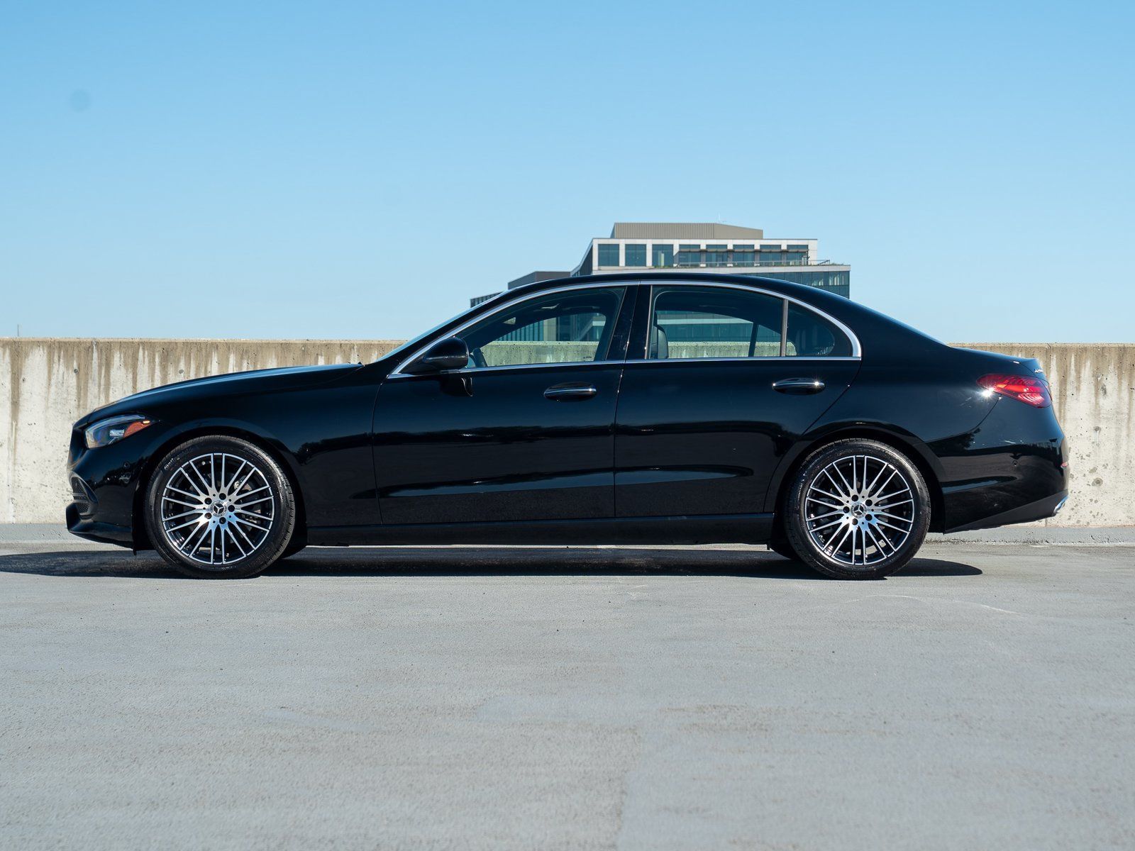 Used 2024 Mercedes-Benz C 300 4MATIC Sedan image 3