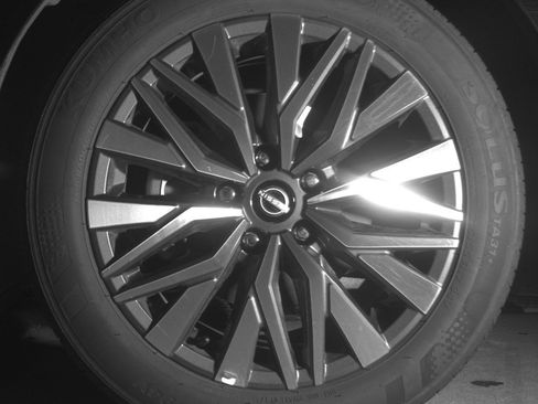 Used 2025 Nissan Altima 2.5 SV image 12