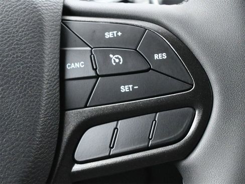 Used 2022 Jeep Cherokee Trailhawk image 7