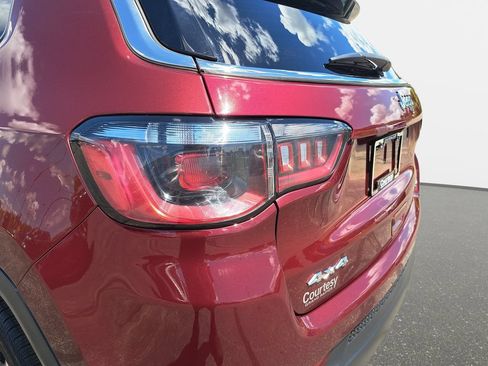 Used 2020 Jeep Compass Limited AWD/4WD image 32
