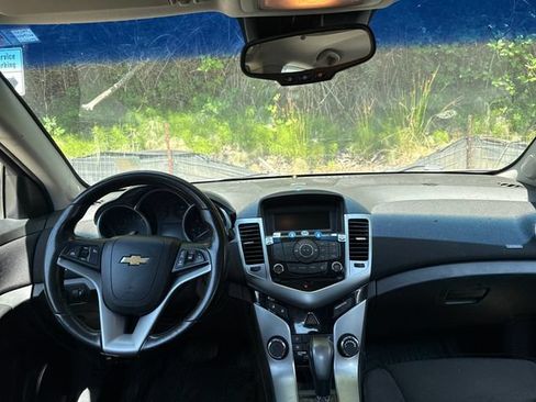 Used 2013 Chevrolet Cruze LT FWD image 11