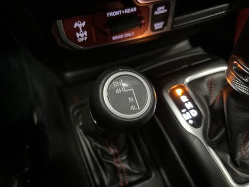 Used 2022 Jeep Wrangler Unlimited Rubicon AWD/4WD image 21