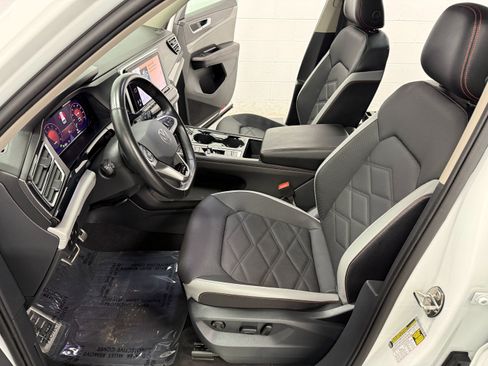 Used 2024 Volkswagen Atlas Peak Edition SE image 14