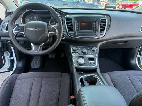 Used 2015 Chrysler 200 Limited FWD image 12