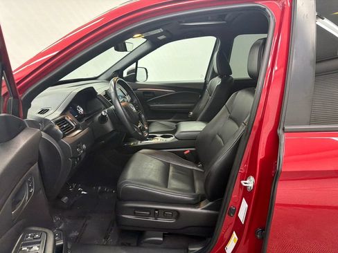 Certified 2025 Honda Passport EX-L image 9