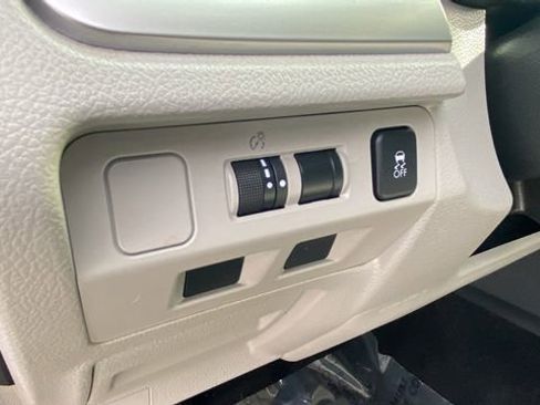 Used 2016 Subaru Forester 2.5i Premium w/ All-Weather Package image 15