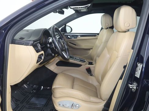 Used 2020 Porsche Macan AWD/4WD image 13