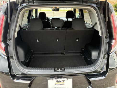 Used 2025 Kia Soul LX w/ LX Technology Package FWD image 24