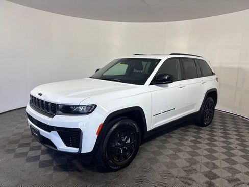 New 2026 Jeep Grand Cherokee Altitude AWD/4WD image 3