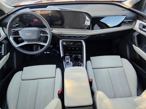 Used 2025 Audi Q5 Premium Plus w/ Premium Plus AWD/4WD image 11