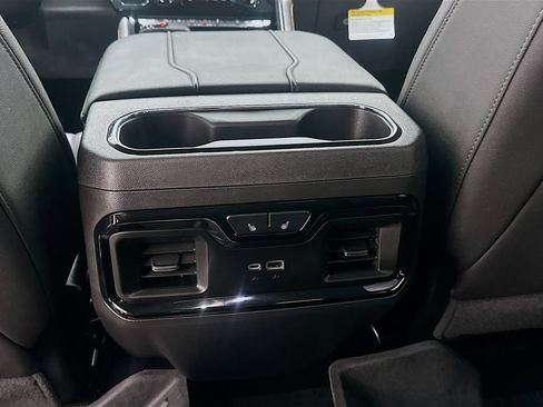 Used 2024 GMC Sierra 1500 AT4 w/ Technology Package AWD/4WD image 26