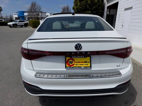 New 2026 Volkswagen Jetta SE FWD image 5