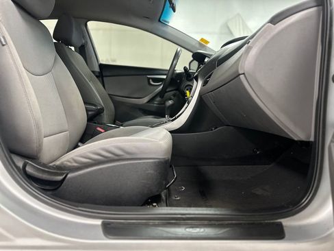 Used 2013 Hyundai Elantra GLS image 19