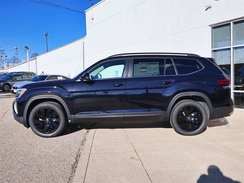 New 2026 Volkswagen Atlas SE AWD/4WD image 2