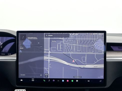 Used 2022 Tesla Model S image 4