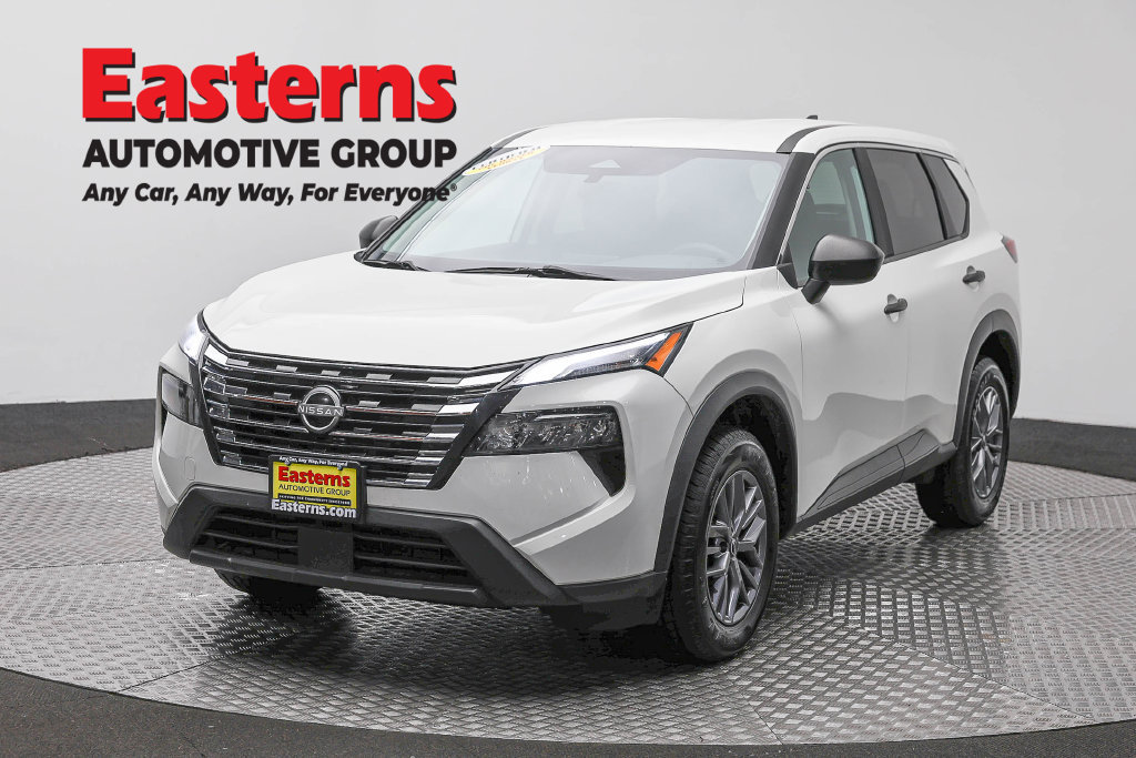 Used 2024 Nissan Rogue S AWD/4WD image 1