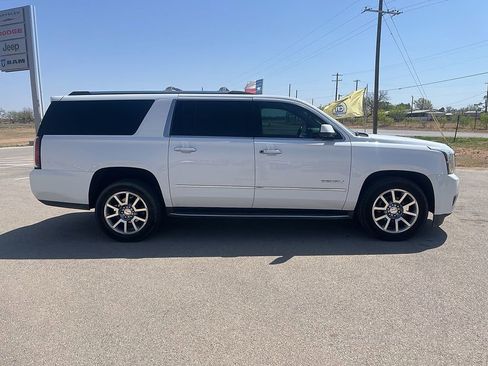 Used 2019 GMC Yukon XL Denali image 6