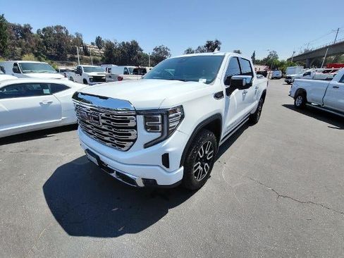 Used 2024 GMC Sierra 1500 Denali AWD/4WD image 4