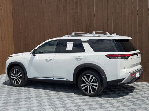 Used 2025 Nissan Pathfinder Platinum w/ Cargo Package FWD image 16