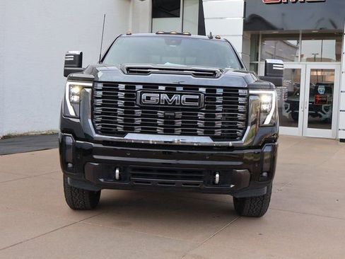 Certified 2024 GMC Sierra 2500 Denali Ultimate w/ Max Trailering Package AWD/4WD image 3