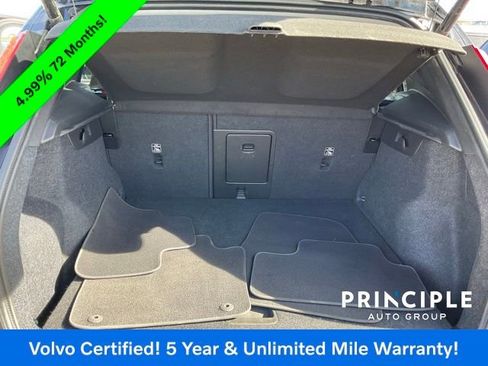 Certified 2025 Volvo XC40 B5 Core image 27