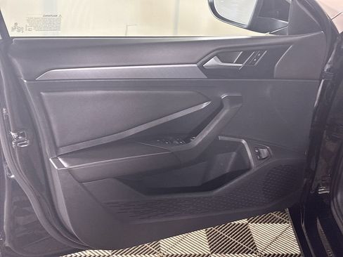 Certified 2022 Volkswagen Jetta SE FWD image 12