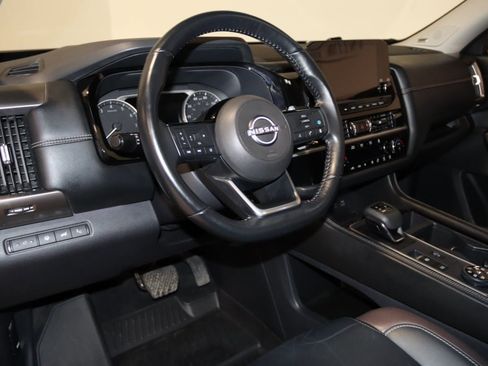 Used 2022 Nissan Pathfinder Platinum w/ Cargo Package image 38