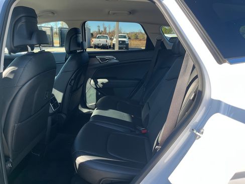 Used 2025 Kia Sportage EX image 14