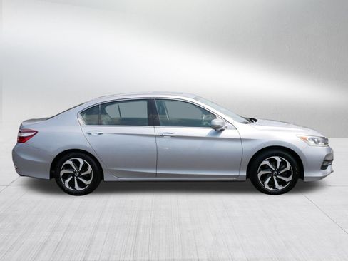 Certified 2017 Honda Accord EX-L image 8