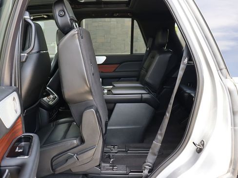 Used 2020 Lincoln Navigator Reserve w/ Luxury Package image 49