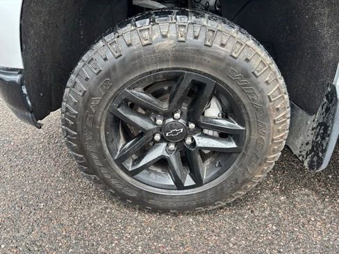 Used 2022 Chevrolet Silverado 1500 LT Trail Boss w/ Bed Protection Package AWD/4WD image 10