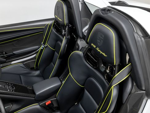 Used 2015 Porsche 918 Spyder AWD/4WD image 28