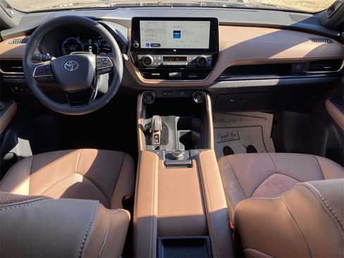 Used 2026 Toyota Grand Highlander AWD Hybrid image 10