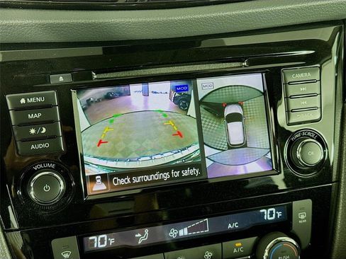 Certified 2022 Nissan Rogue Sport SL FWD image 16