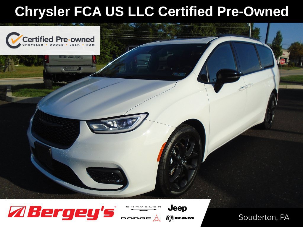 Certified 2026 Chrysler Pacifica Limited w/ S Appearance Package FWD image 1