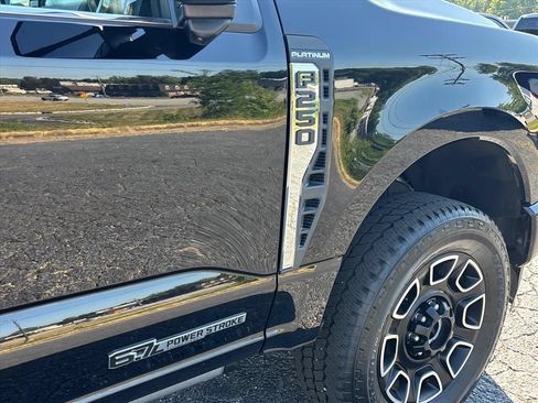 Used 2024 Ford F250 Platinum AWD/4WD image 12