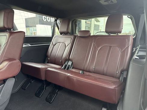 Used 2024 Ford Expedition Max Limited image 31