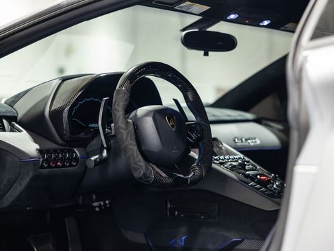 Used 2016 Lamborghini Aventador LP 750-4 Superveloce image 25