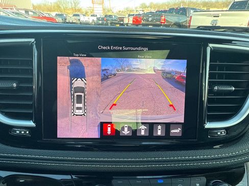 Used 2022 Chrysler Pacifica Limited image 20