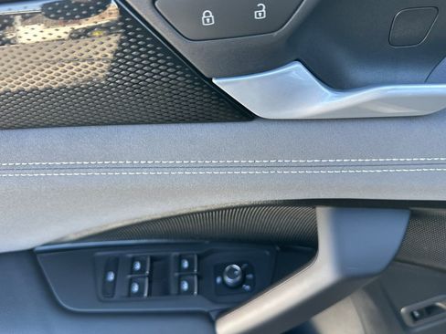 New 2026 Volkswagen Tiguan SE R-Line image 9