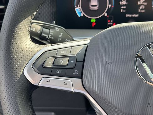 New 2026 Volkswagen Tiguan SE R-Line image 19