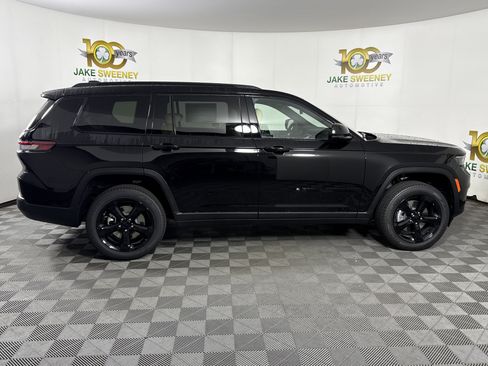 New 2025 Jeep Grand Cherokee L Limited w/ Black Appearance Package image 8