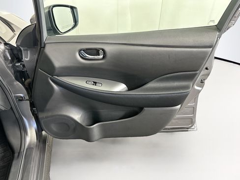 Used 2022 Nissan Leaf S FWD image 30