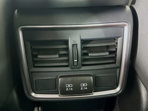 Used 2023 Subaru Forester Premium image 27