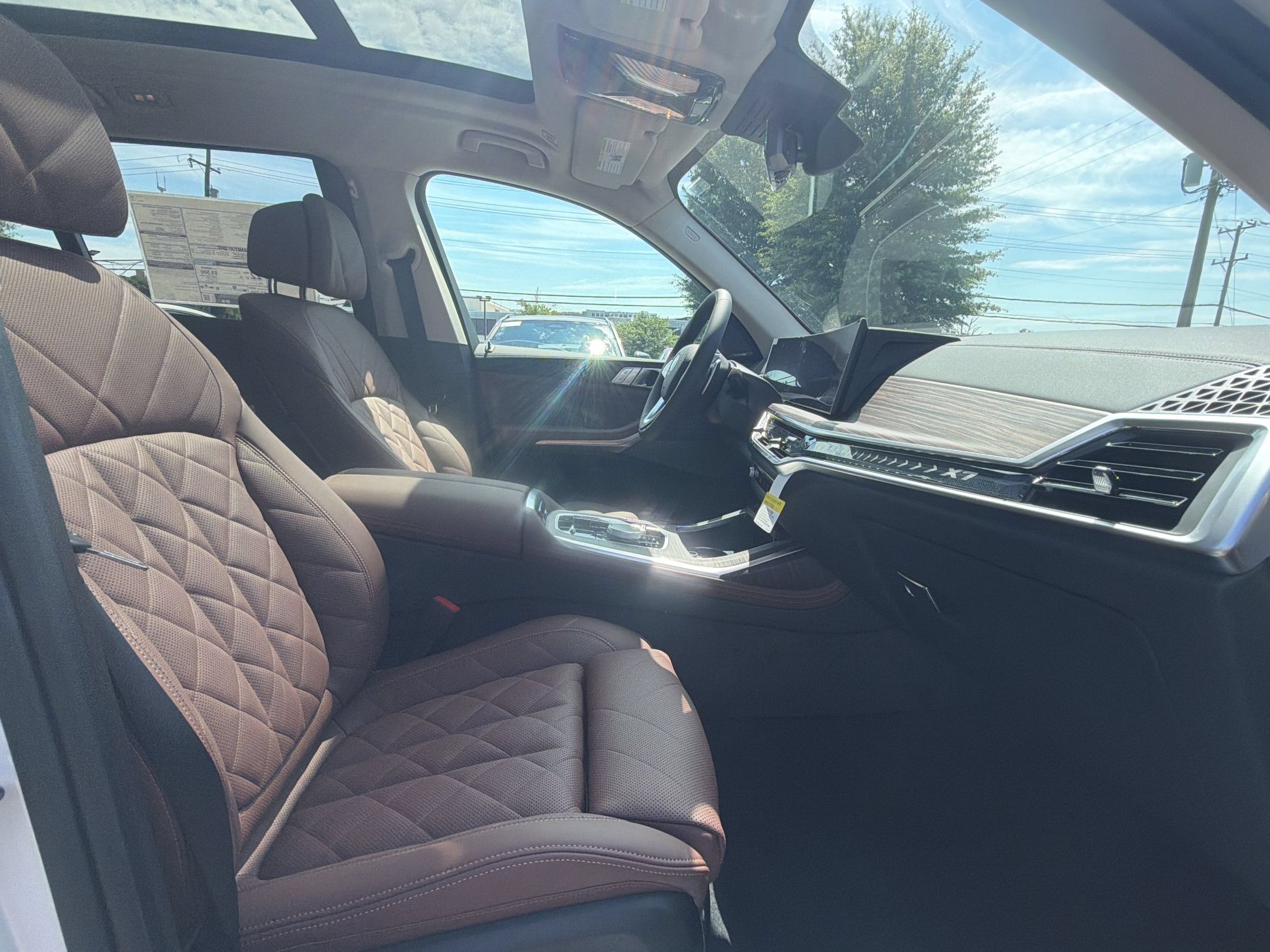 Used 2027 BMW X7 xDrive40i AWD/4WD image 25