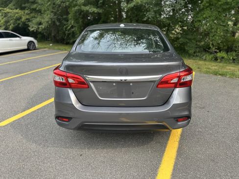 Used 2019 Nissan Sentra SV image 4