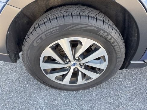Used 2020 Subaru Outback Premium image 9