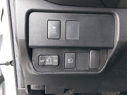 Used 2022 Toyota Tacoma SR image 21